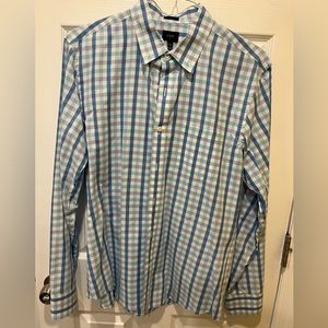 J crew slim fit men’s button down, excellent condition.